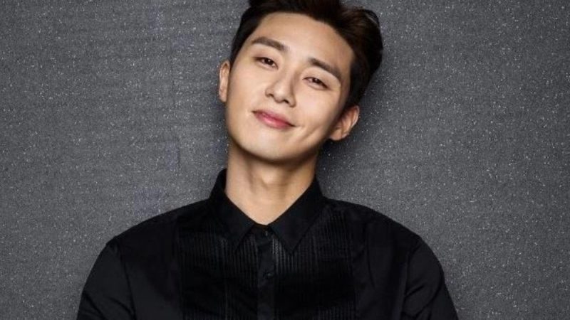 Park Seo Joon se prepara físicamente para su próxima película con IU
